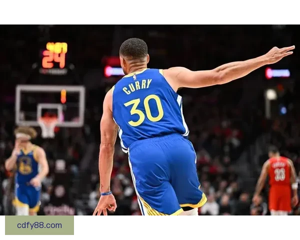 勇士对阵开拓者强强碰撞库里领衔攻防博弈看点十足季后赛卡位战一触即发